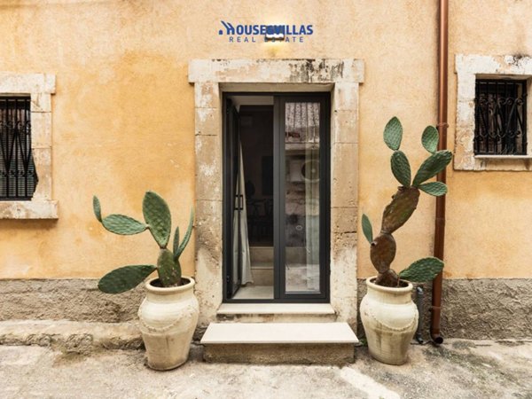 casa indipendente in vendita a Noto