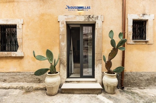 casa indipendente in vendita a Noto