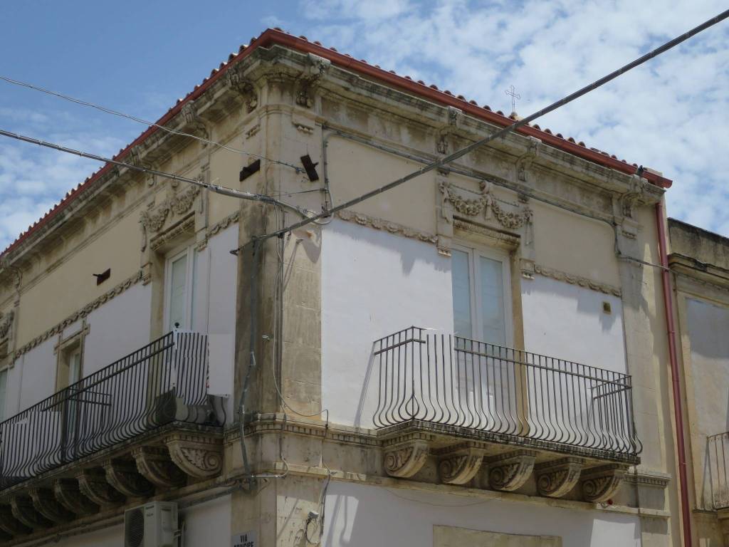 pentavano in vendita a Noto