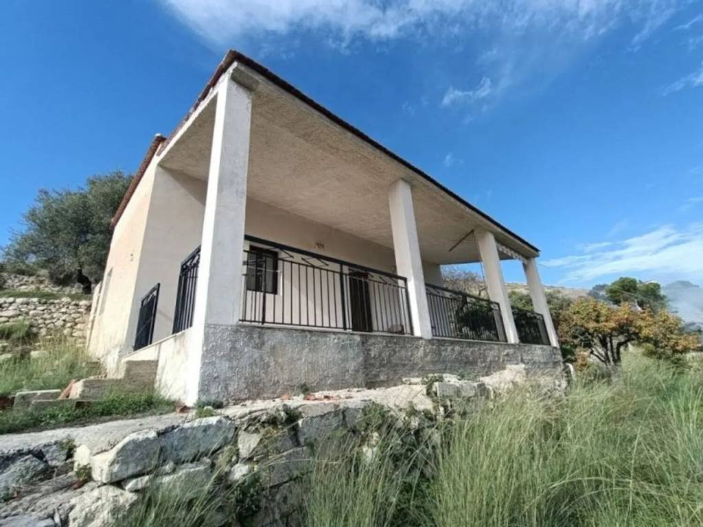 casa indipendente in vendita a Noto in zona Lenzavacche
