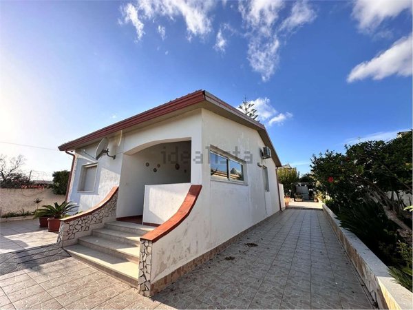 casa indipendente in vendita a Noto in zona Calabernardo