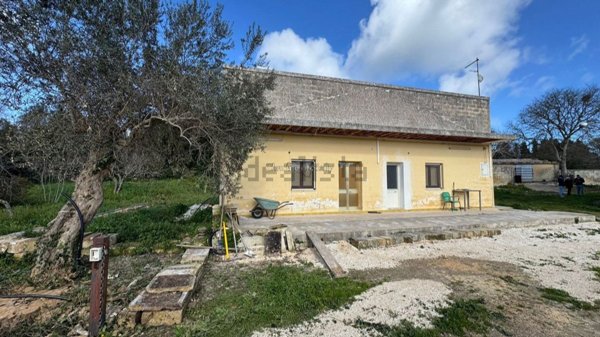 casa indipendente in vendita a Noto in zona Rigolizia