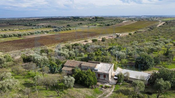 casa indipendente in vendita a Noto