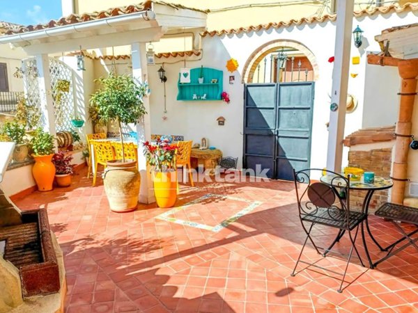 casa indipendente in vendita a Noto