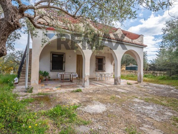 casa indipendente in vendita a Noto in zona Calabernardo