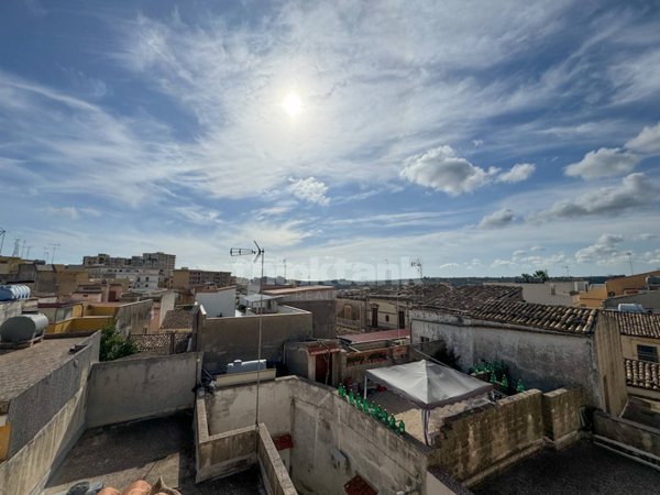 casa indipendente in vendita a Noto