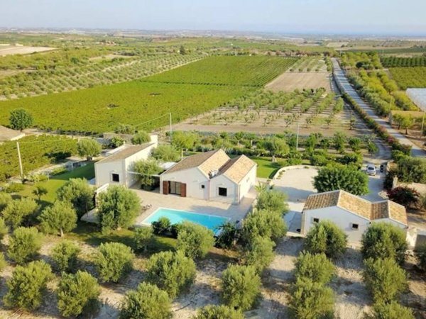 casa indipendente in vendita a Noto
