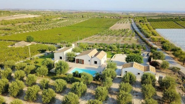 casa indipendente in vendita a Noto