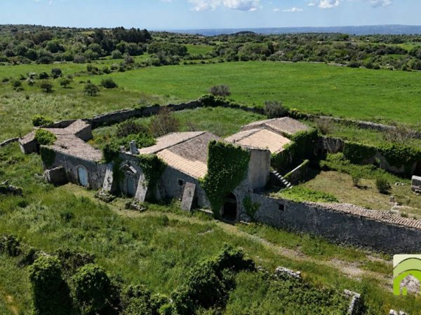 casa indipendente in vendita a Noto