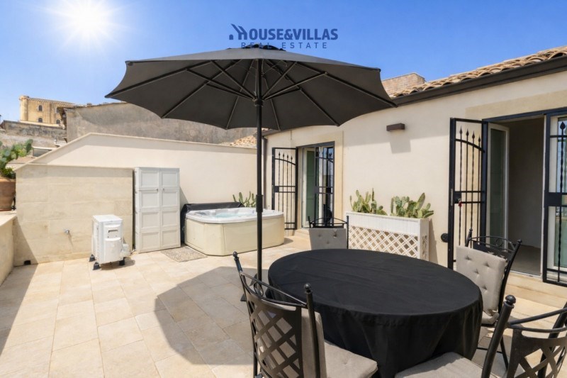 casa indipendente in vendita a Noto