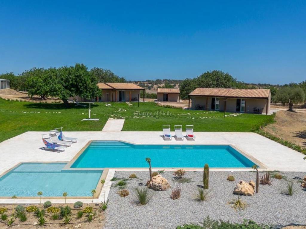 casa indipendente in vendita a Noto
