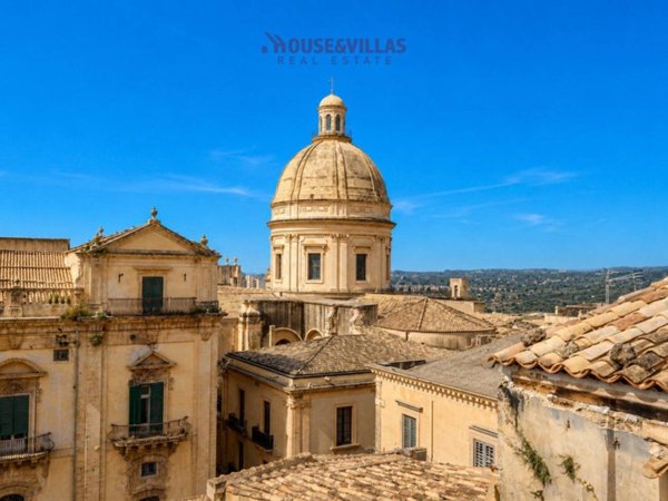 casa indipendente in vendita a Noto