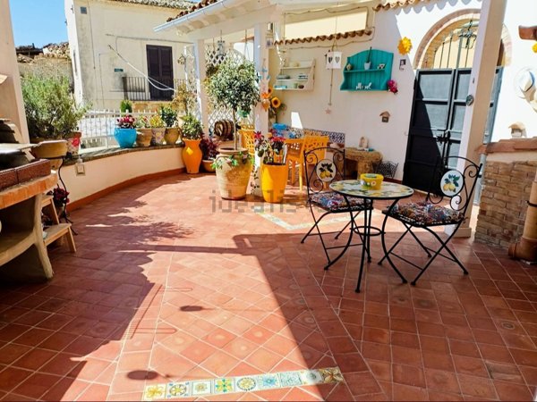 casa indipendente in vendita a Noto