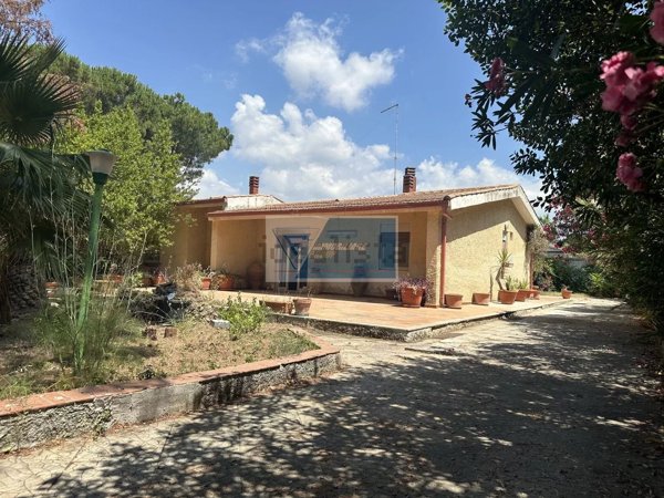 casa indipendente in vendita a Noto in zona San Corrado di Fuori