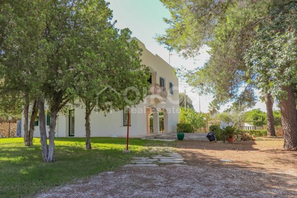 casa indipendente in vendita a Noto in zona San Corrado di Fuori