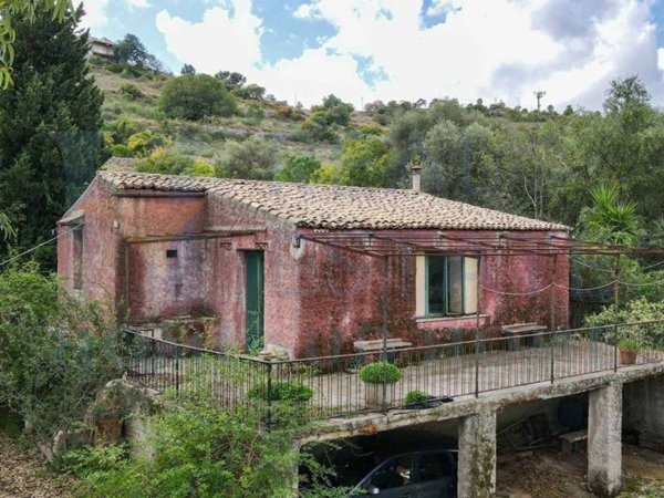 casa indipendente in vendita a Noto