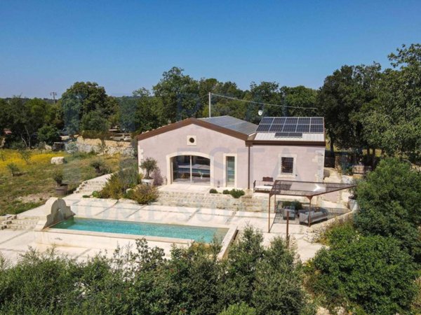 casa indipendente in vendita a Noto