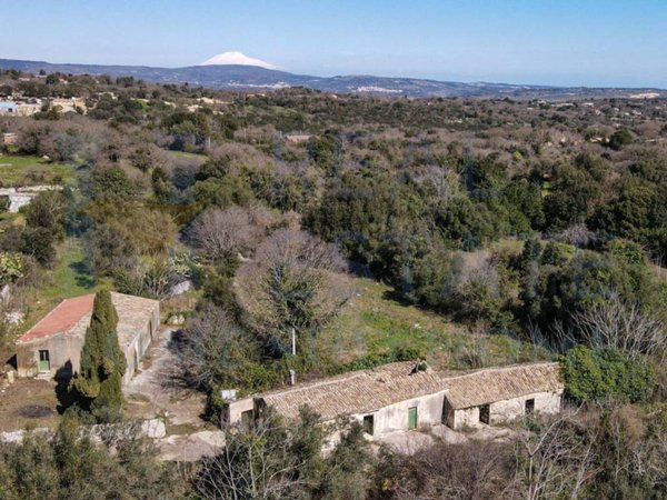 casa indipendente in vendita a Noto