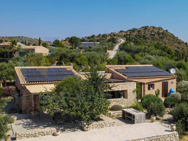 casa indipendente in vendita a Noto