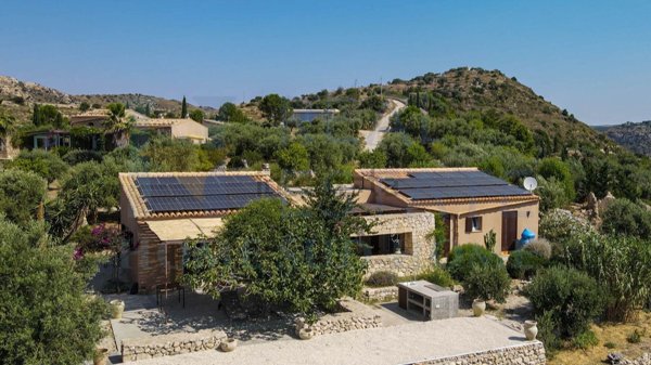 casa indipendente in vendita a Noto