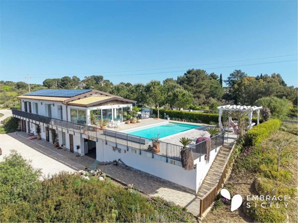 casa indipendente in vendita a Noto in zona Testa dell'Acqua