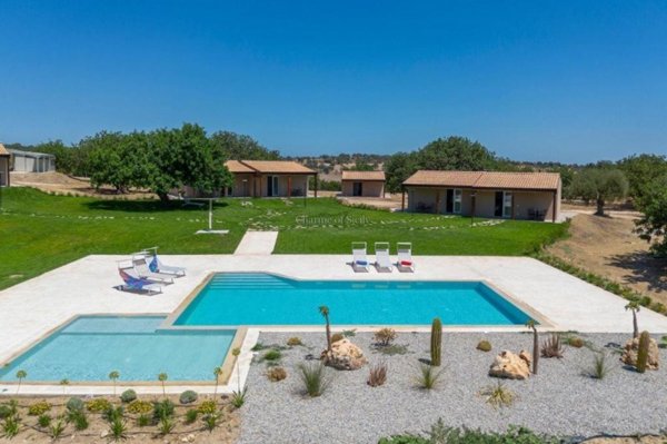 casa indipendente in vendita a Noto