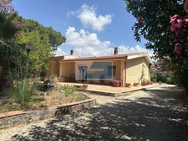 casa indipendente in vendita a Noto in zona San Corrado di Fuori