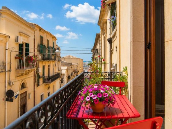 intera palazzina in vendita a Noto