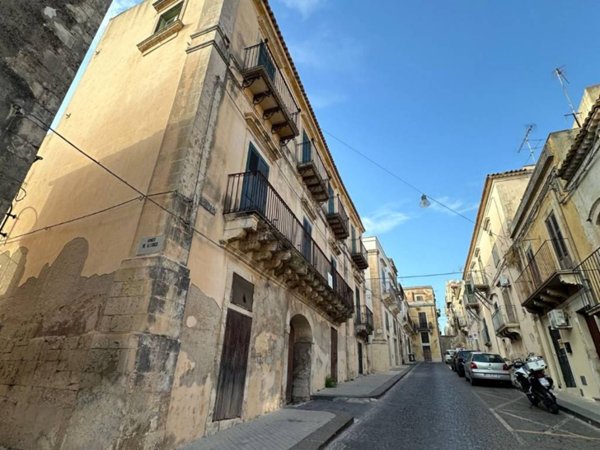 casa indipendente in vendita a Noto