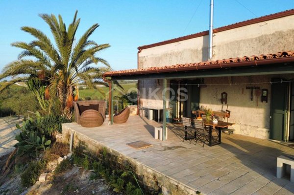 casa indipendente in vendita a Noto