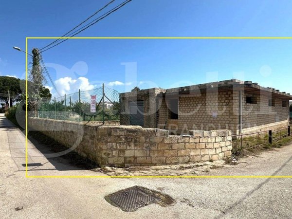 casa indipendente in vendita a Noto in zona Falconara