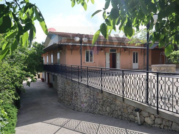 casa indipendente in vendita a Noto in zona Rigolizia