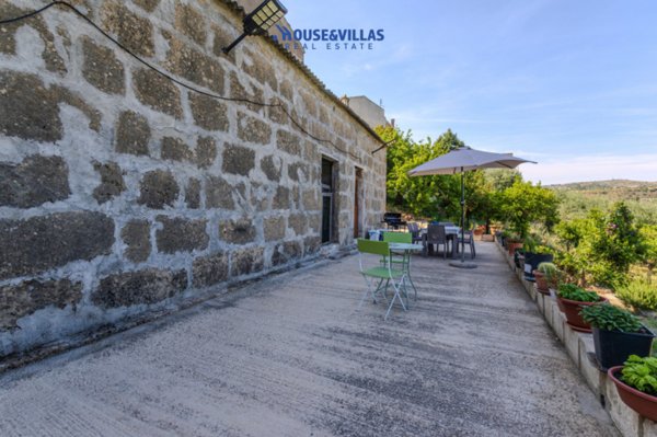 casa indipendente in vendita a Noto