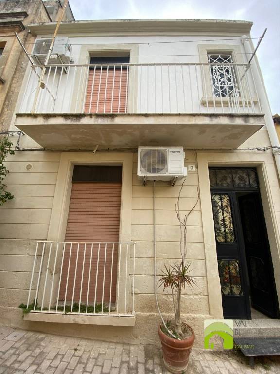 casa indipendente in vendita a Noto