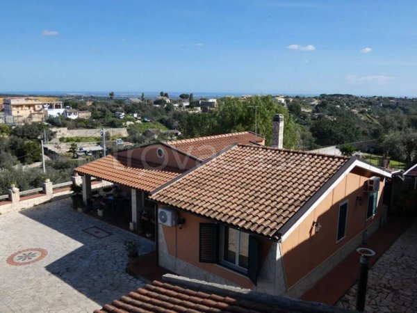 casa indipendente in vendita a Noto in zona Villa Vela