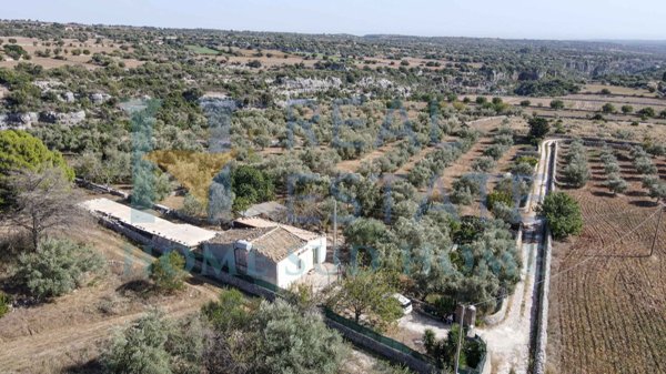 casa indipendente in vendita a Noto