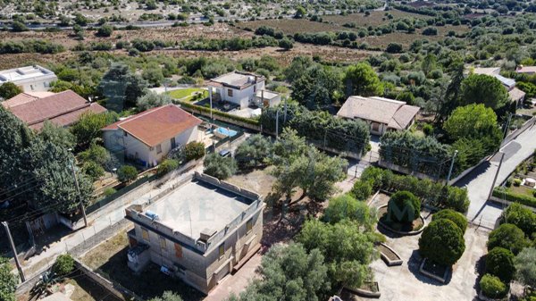 pentavano in vendita a Noto