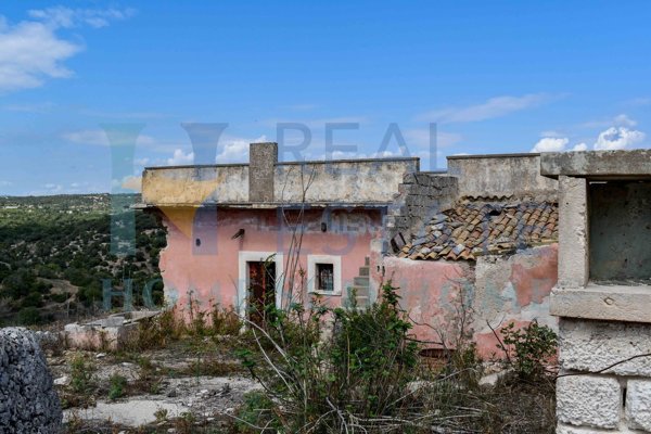 casa indipendente in vendita a Noto