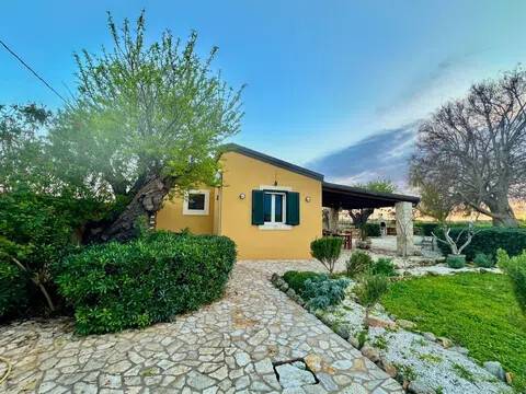 casa indipendente in vendita a Noto in zona Reitani