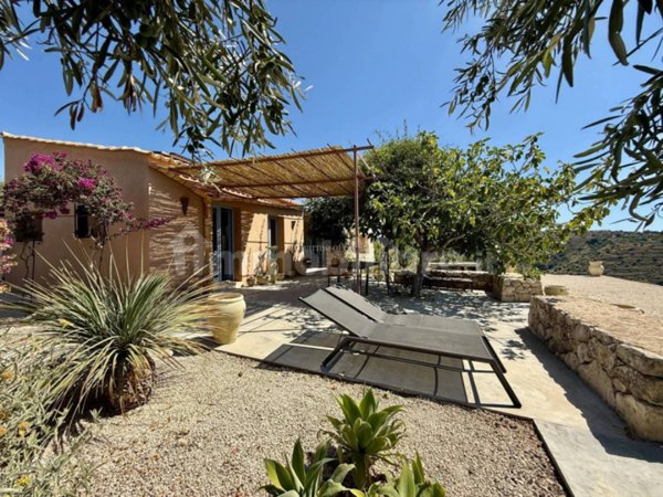 casa indipendente in vendita a Noto in zona Vendicari