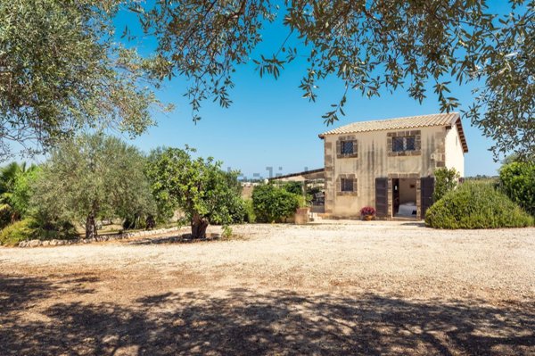casa indipendente in vendita a Noto in zona San Lorenzo