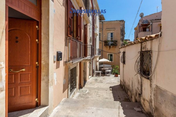 casa indipendente in vendita a Noto
