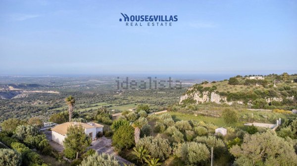 casa indipendente in vendita a Noto