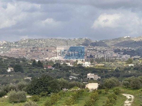 casa indipendente in vendita a Noto in zona Madonna Marina