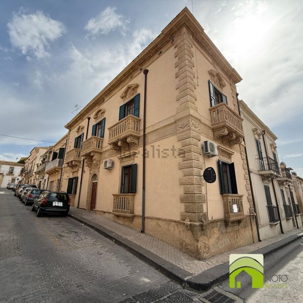 casa indipendente in vendita a Noto