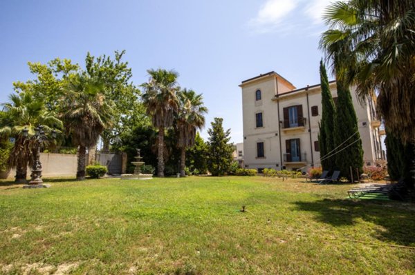 casa indipendente in vendita a Noto