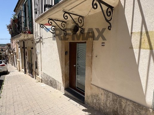 casa semindipendente in vendita a Noto