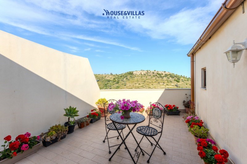 casa indipendente in vendita a Noto