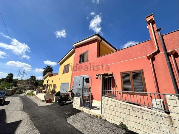 casa indipendente in vendita a Noto