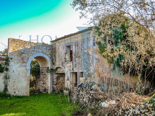 casa indipendente in vendita a Noto
